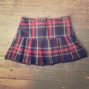 Super cute plaid mini! School girl costume staple